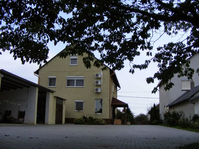 Globus Vendégház / Guesthouse