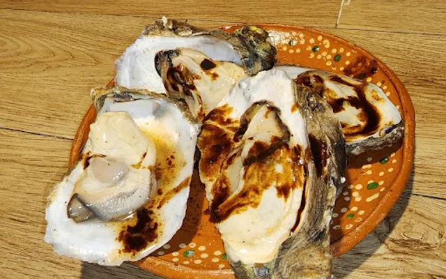 Los Plebes Marisquería