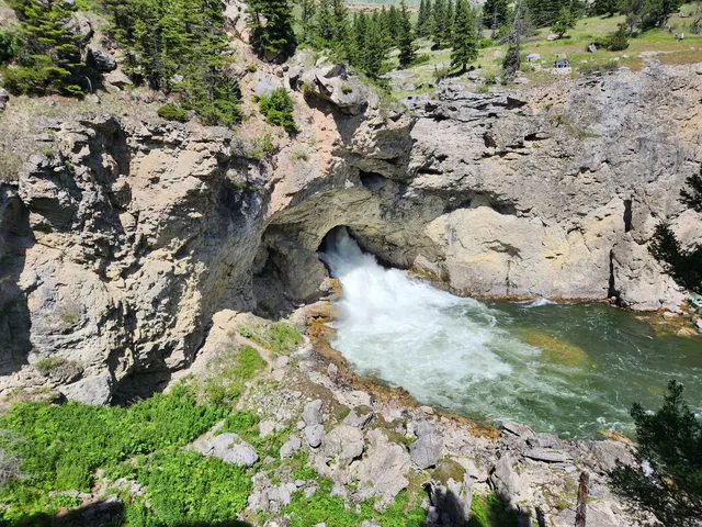 Natural Bridge Falls Picnic Area