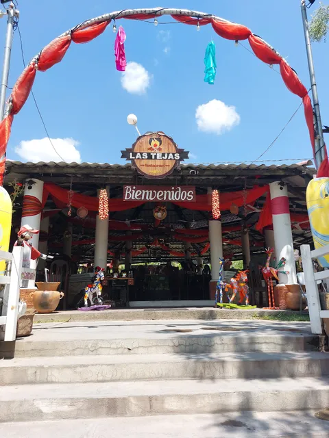 Las Tejas Restaurant, solo bueno