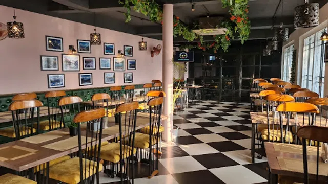 The Lake Hill Restaurant Café