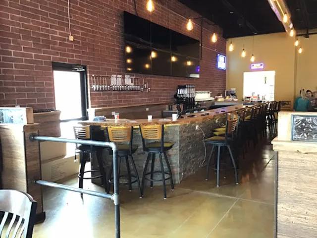 Shakers Good Eats & Ale