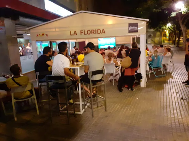 Cafe Bar Florida. Bar de tapas. Vinos.