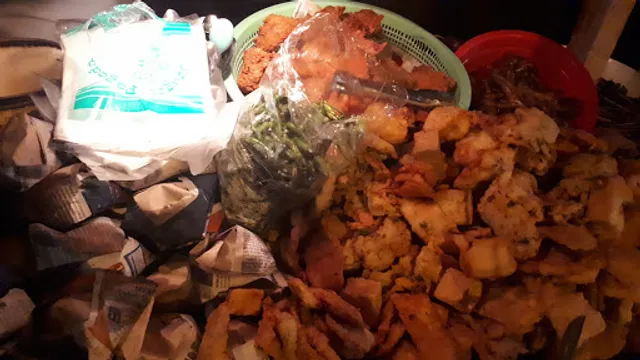 Angkringan BASKOT (Batas kota)