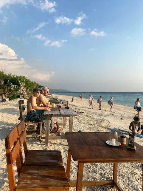 Malfina Beach Bar & Resto