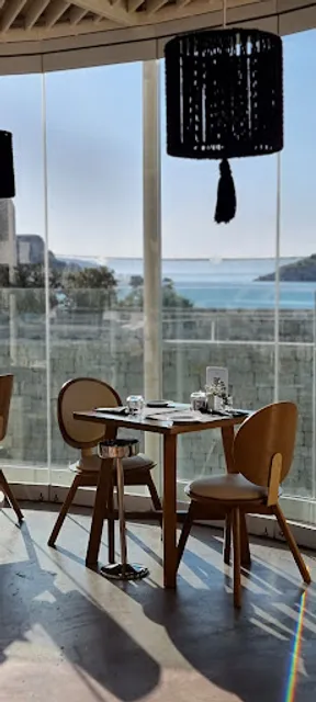 Asteri SeaView Restaurant By Aloe Boutique & Suites