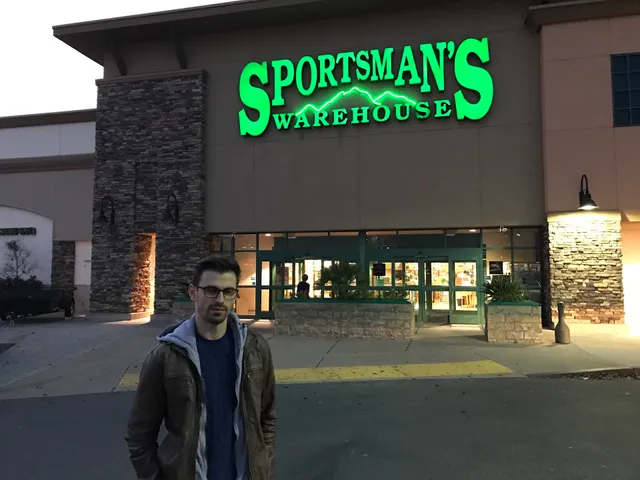 Sportsman's warehouse