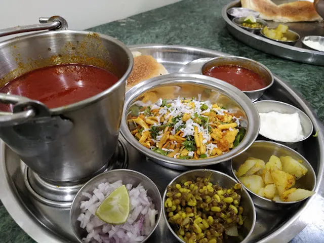 Katakirrr Misal (Camp, MG Road)