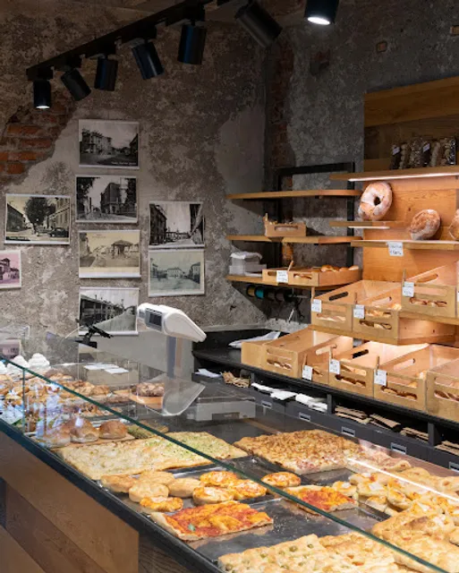 GustaMi Bakery (Magenta)