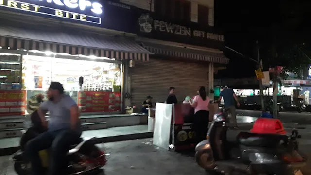 Friends fast food corner