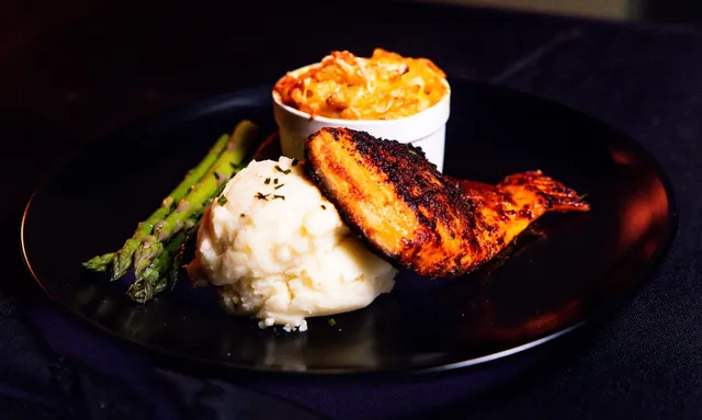 Grida Bistro & Lounge