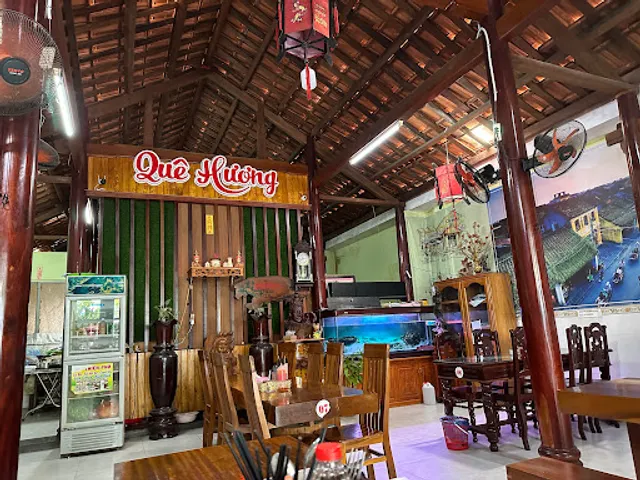 Que Huong Restaurant