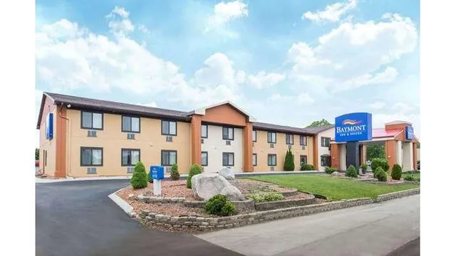 Baymont by Wyndham Waukesha