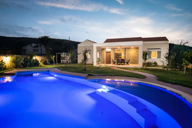 Three Stars Beach Hotel