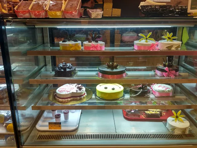 Eclair- The Bakery Lounge ( 100% eggless bakery