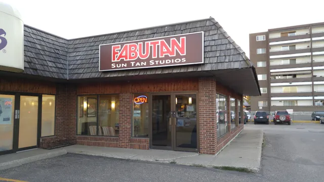 Fabutan / Hush Lash Studio