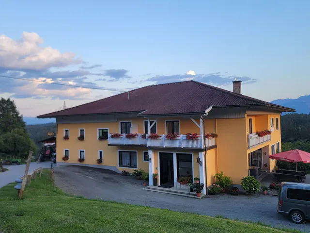 Gasthaus + Reitstall Jäger