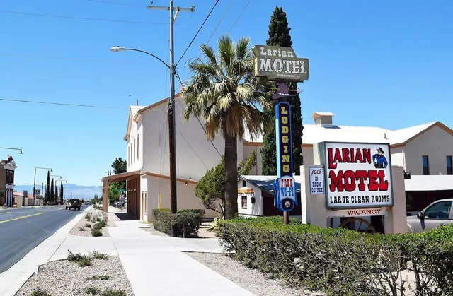 Larian Motel
