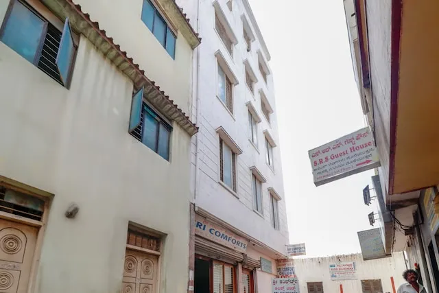 SPOT ON Sri Comforts Deluxe Lodge Near Cubbon Park