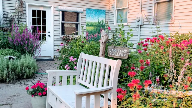Lake Place Gallery