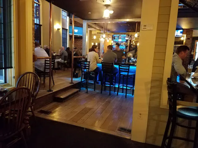 Roberto's Real American Tavern