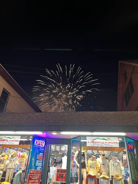 T-shirt & More outlet