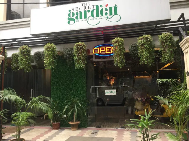 Amazon Lily Lake View Residence