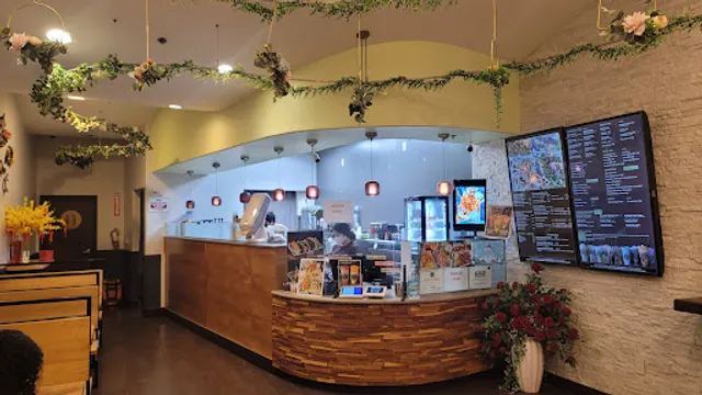 Y Tea Cafe: Boba, Fries, Crawfish