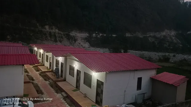 Gangotri paradise resort maneri