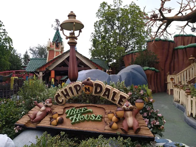 Chip 'n Dale Treehouse