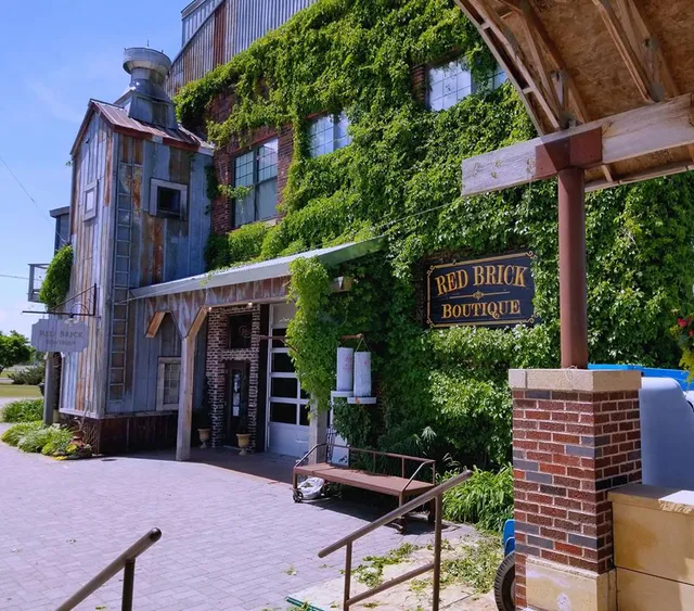 Red Brick Boutique