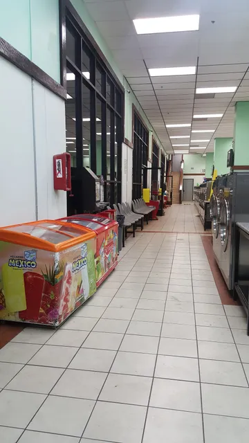 La Chiquita Laundromat