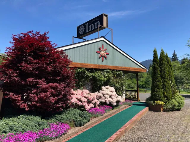 Quinault River Inn