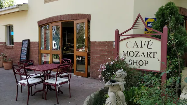 Cafe Mozart