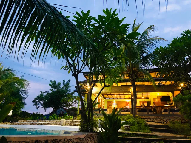 Wae Molas-Hotel (Bed & Breakfast) "Your Urban Oasis"