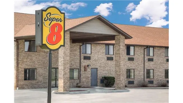 Super 8 by Wyndham Gas City Marion Area
