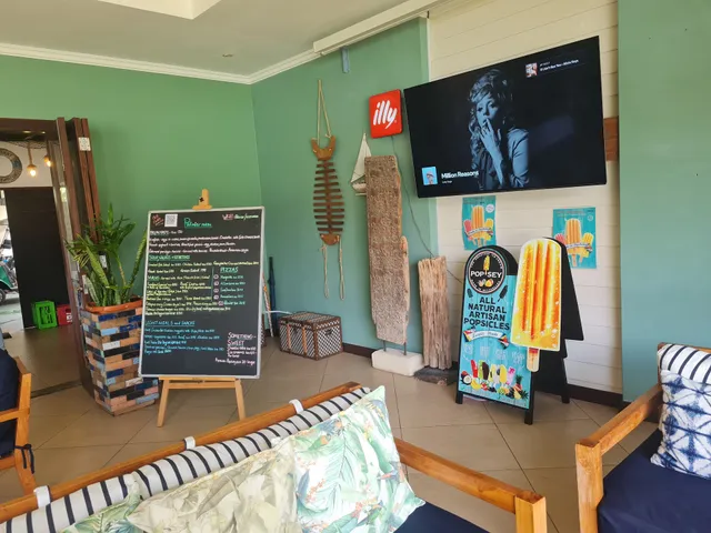 Palmier Bistro + Bar on Eden - clubhouse for residents of Eden