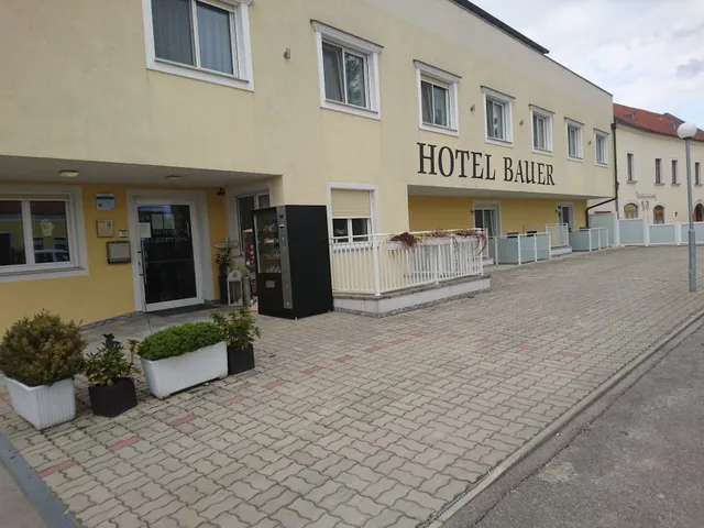 Hotel Bauer