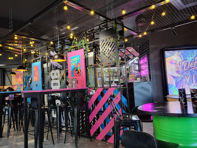 Creams Cafe Royal Wharf