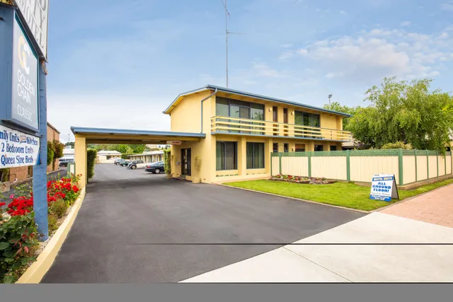 Mid City Motel & Apartments