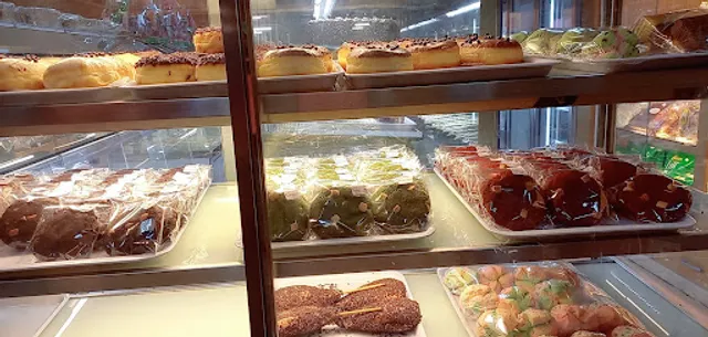 Mawar Bakery and Cakes