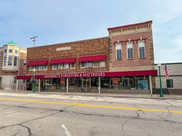 Reinholt's Furniture & Mattresses
