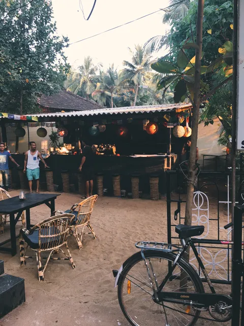 Road house cafe Bar and grill