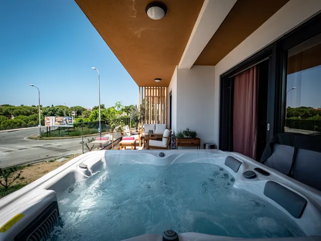 Luma Luxury Apartment with jacuzzi Zadar