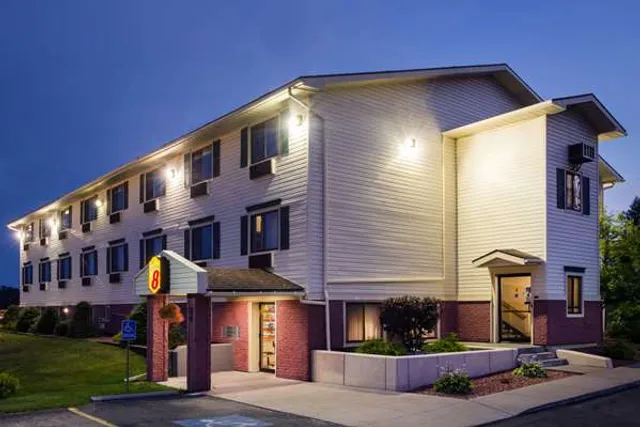 Super 8 by Wyndham Massena NY