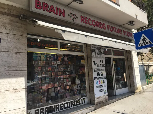 Brain Records Future Store di Andrea Cacciatore ed Isabella De Laurentis