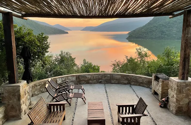 Cycad Rock Fishing Lodge