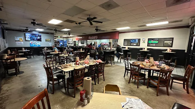 Shooters Wings & Things