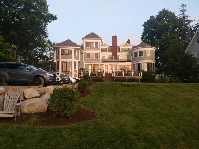 Saltair Inn Waterfront B&B