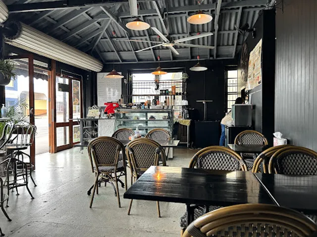 Junktion Coffee House - Vietnamese Restaurant